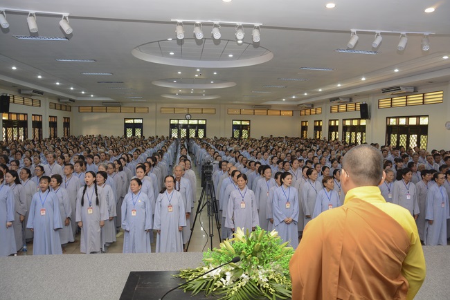 “HOW TO TAKE THE RIGHT PRAYING IN BUDDHISM” Dharma Talk in the 89th Seven-Day Retreat